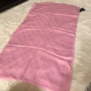 Used Gucci scarf